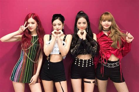 Pink wallpaper laptop pc desktop wallpaper wallpaper notebook lisa blackpink wallpaper aesthetic desktop wallpaper k pop pastel grunge blackpink photos pictures. Un nuovo stile musicale: il Kpop | L'Ettore
