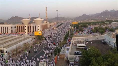 Maybe you would like to learn more about one of these? بالصور| حجاج بيت الله الحرام يصعدون جبل عرفات لتأدية الركن ...