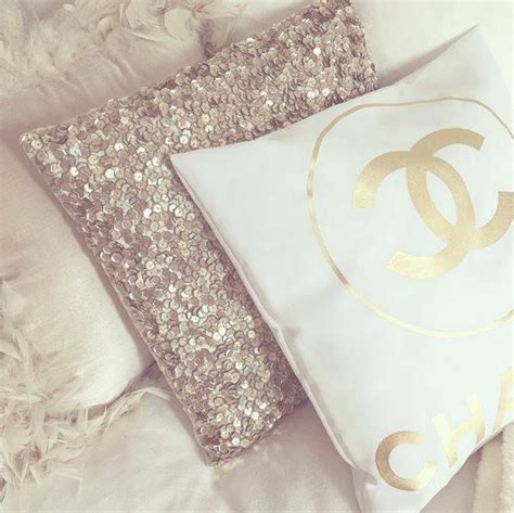 Pin By Howellcleo On Chanel Bedroom In 2020 Chanel Room Chanel Decor