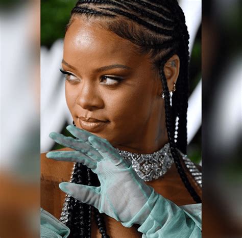 360 Degrees Worth Close Up Shots Of The Braids Rihanna Rocked To The Fashion Awards 2019