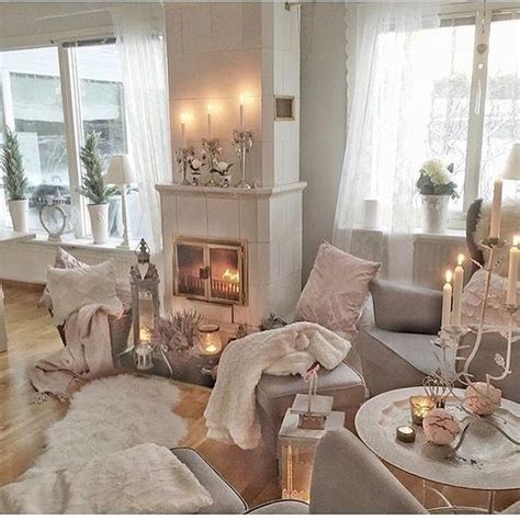 35 Lovely Roses Decor for Living Room – HOMISHOME