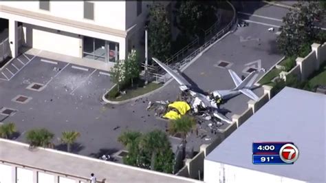 2 Killed In Plane Crash In Pembroke Park Wsvn 7news Miami News