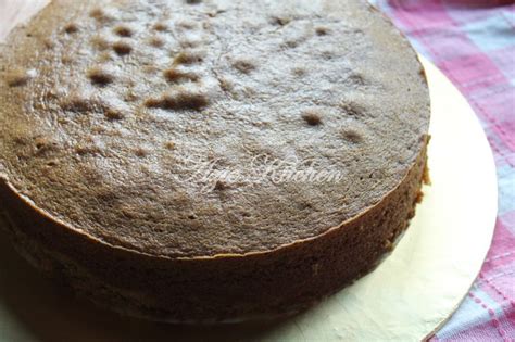 Putar gula dan mentega sehingga ringan dan gebu. Sajian Resepi kek span pandan santan - Foody Bloggers