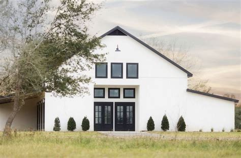 Gifting flowers is a perfect way to show your feelings to beloved ones and for this reason flower gifts are popular all across the world. The Barn at Willowynn Wedding and Event Center is located ...