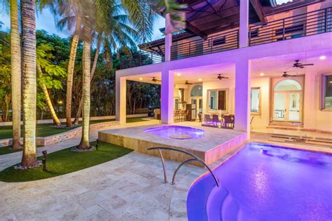 Infinity Edge Freeform Backyard Resort Style Pool In Parkland Florida