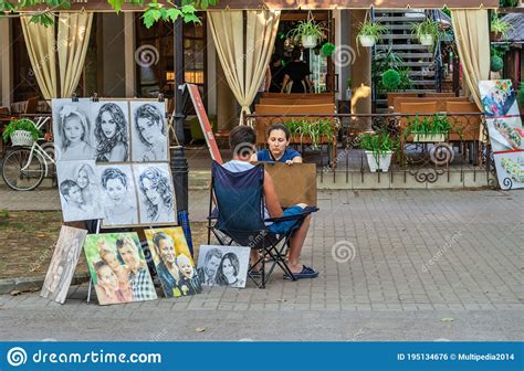 Street Artists In The Center Of Berdyansk, Ukraine Editorial Photo - Image of europe, building ...