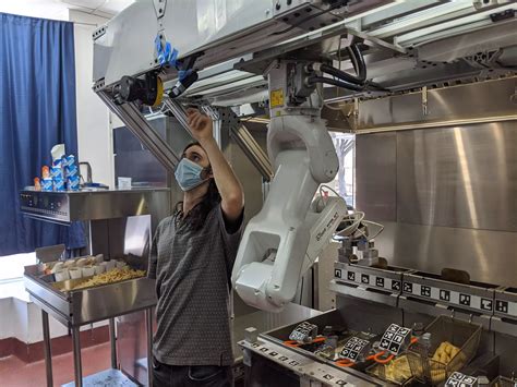 Flippy The 30000 Automated Robot Fast Food Cook Is Now For Sale