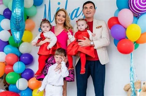 Situatia lui cristi borcea, care are 7 copii in intretinere din care 6 minori, ar trebui privita mai degraba ca o agravare a situatiei, in niciun caz un actiunea nu influenteaza in niciun fel, grija si preocuparea domnului cristian borcea si a sotiei sale, doamna mihaela borcea, pentru viitorul copiilor lor, dorind. Cristi Borcea: "Am 4 copii făcuți în detenție. Nu am fost ...