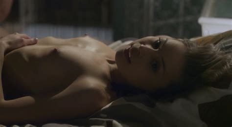 Rebecca Blumhagen In Girls Guide To Depravity Nude Sexy Photos