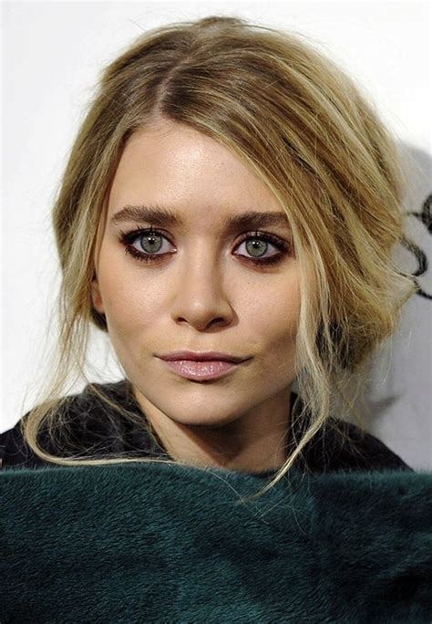 Beauty Close Up Ashley Burgundy Eyes Lip Gloss Olsens Anonymous