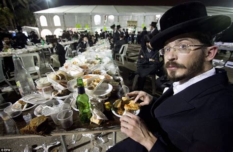 Rooted In Tradition Amazing Pictures Of Segregated Orthodox Jewish