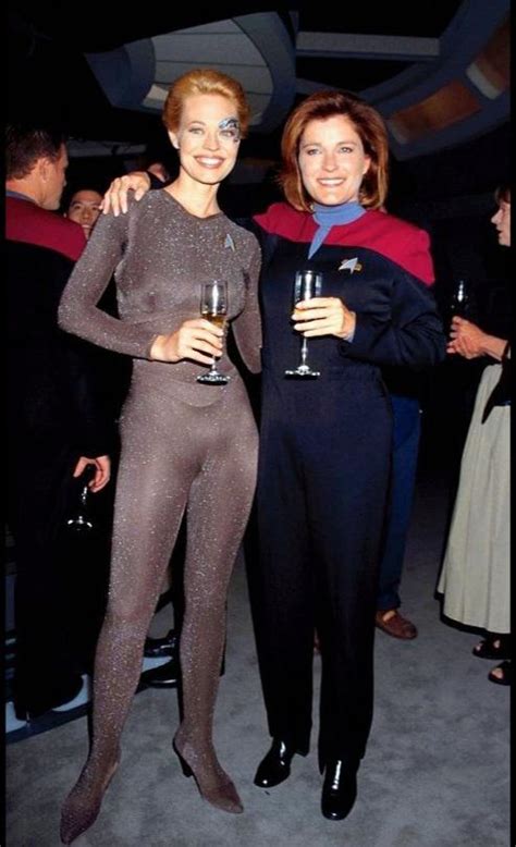 Kate Mulgrew And Jeri Ryan From Star Trek Voyager In The 90s R