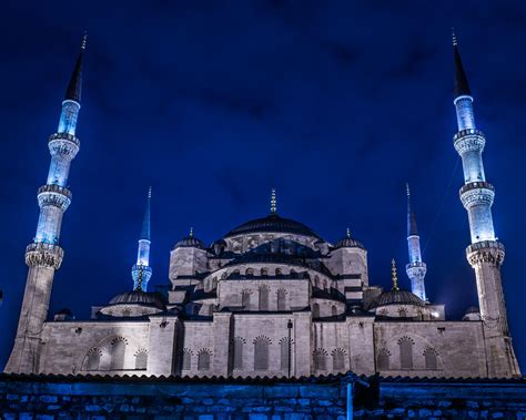 Blue Mosque At Night Best Photo Spots