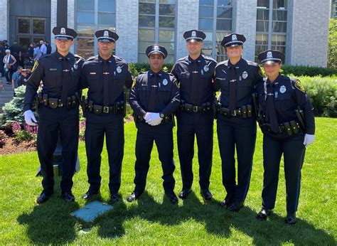 Arlington Police Department Welcomes Six Officers Following Graduation