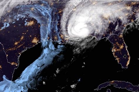 Hurricane Zeta Moves Through Alabama Mississippi