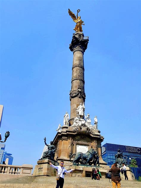 El monumento a la independencia, más conocido como el ángel de la independencia es el monumento más emblemático del país. En el monumento Ángel de la Independencia, México D.F ...