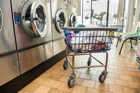 6 Tips For Easier Laundromat Trips