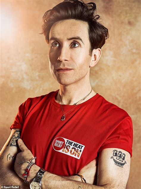 Grimshaw kam im september 2007 zu bbc radio 1 und präsentierte den jugendstrang switch der bbc mit einer engen freundin und dj annie. Nick Grimshaw RETURNS to Sport Relief 100-mile trek across ...