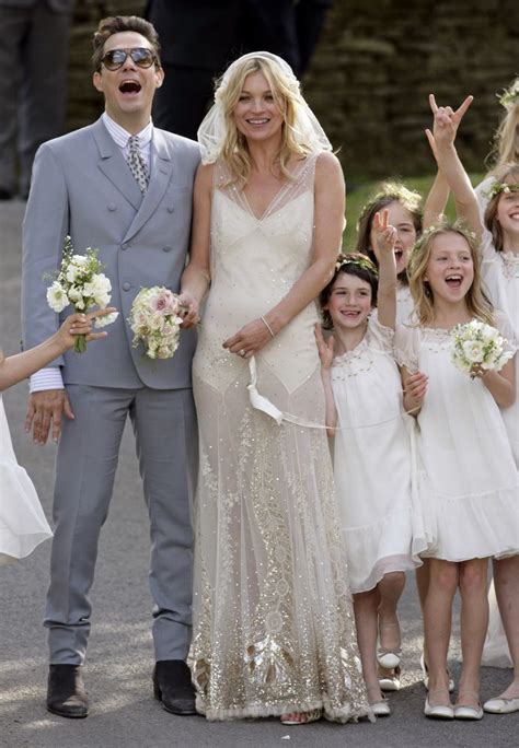 Blake Livelys Wedding Dress Was Marchesa Not Chanel Famous