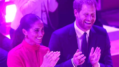 meghan markle s friend releases new photo of her and prince harry and they look so in love