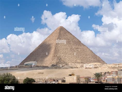 The Pyramid Of Khufu Giza Egypt Stock Photo Alamy