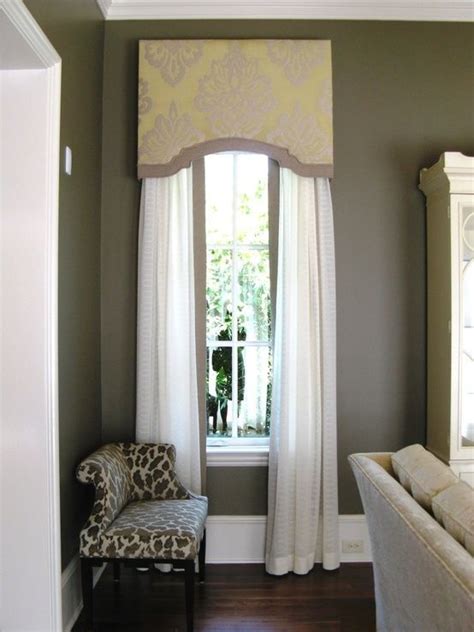 Window curtain ideas for bathrooms. Patterned pelmet box with fabric matching bedspreads, flax ...