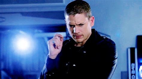 Leonard Snart And Mick Rory Imagines Wentworth Miller Leonard Snart Captain Cold And Heatwave