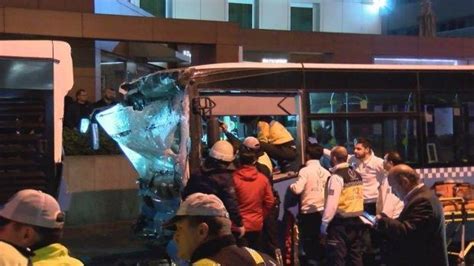 İstanbul da 2 halk otobüsü kaza yaptı Yaralılar var Ekonomi