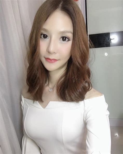 Elegant And Talented Girl Zhang Pinxi Has A Delicate And Beautiful Face With Super