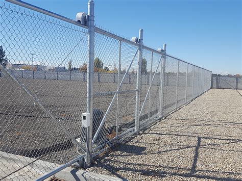 Knuckled edges and twist edges. Chain Link Fencing | Boise, Meridian, Eagle, Nampa ...