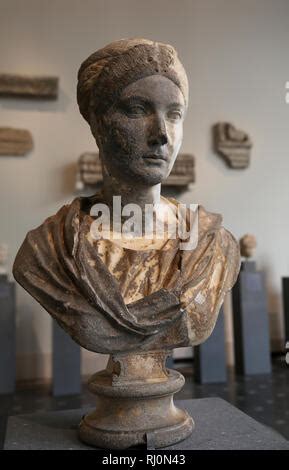 Vibia Sabina Emperatriz Romana Esposa De Adriano Busto