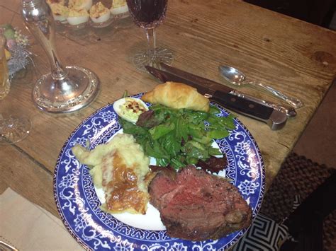 Traditionally english people have three meals a day: Missy's Cookbook Cabinet: Slow Roasted Beef Tenderloin and Mashed Potatoes en Croute - An Easter ...