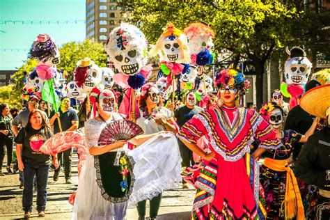 Día De Muertos Isnt Mexican Halloween But It Is A Joyful Celebration