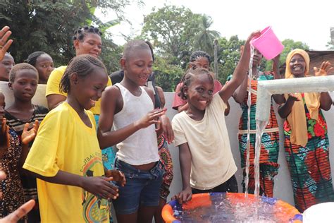 The Water Project Sierra Leone Rosint Community 4