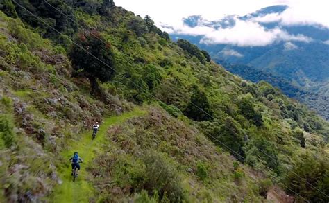 Qué es Pura Vida Mountain Bike en Costa Rica con Jeff Kendall Weed