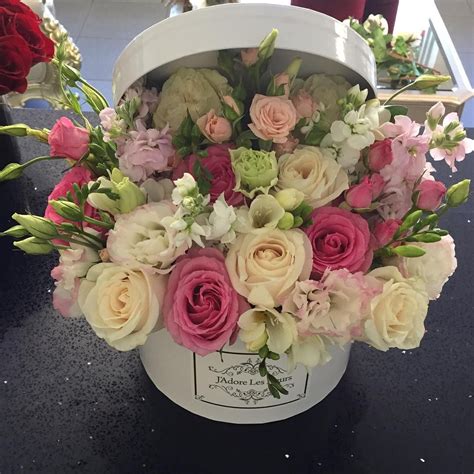 A bloom box can be displayed in every space as it is. pinterest || @arifos32 | FLOWERS♥ | Pinterest | Flowers ...