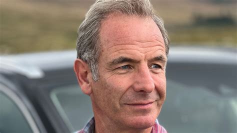 Grantchesters Robson Green Shares Intimate Look Inside Incredible