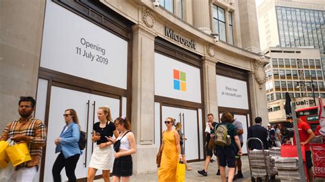 Inside Microsofts First Retail Store In Europe