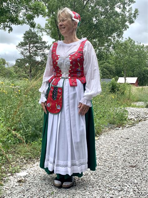 Traditional Swedish Clothing The National And Regional Folk Costumes Of