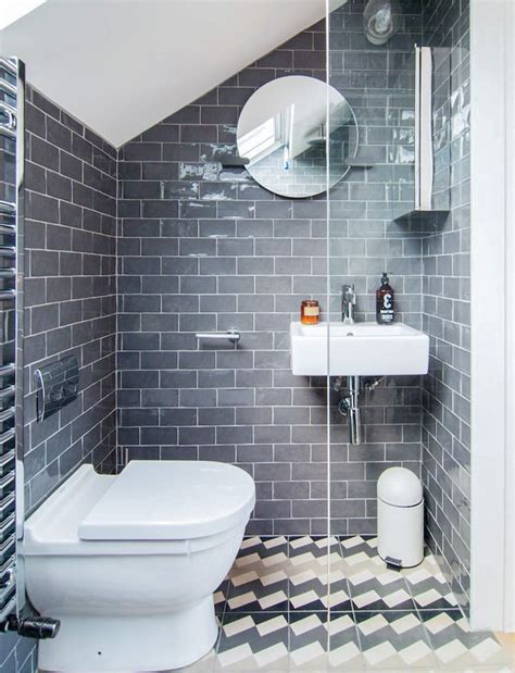 Salle de bain turquoise aménager petite salle de bain couleur salle de bain salle de bains avec wc aménagement salle de. Comment Amenager Une Petite Salle De Bain Sous Les Combles