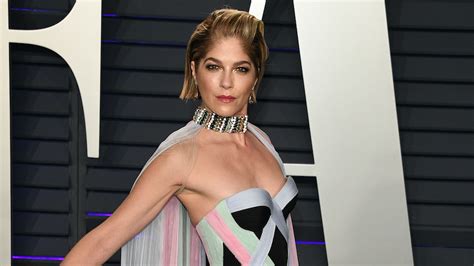 Selma Blair Shared An Epic Throwback Photo Of Herself With Pink Hair See The Photo Allure