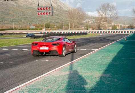 Check spelling or type a new query. Guidare una Ferrari al Circuito Internazionale Valle del Liri - Lazio