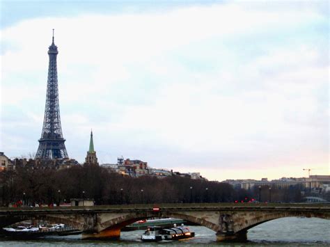 Filevue Sur La Tour Eiffel Eiffel Tower In Paris France