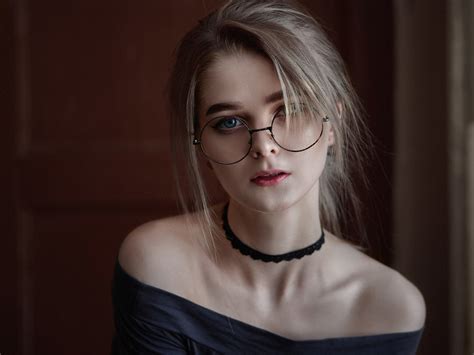 Wallpaper Face Portrait Women With Glasses Choker Bare Shoulders Blue Eyes Eyeliner