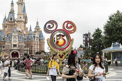 Disneys China Policy Is No Laughing Matter For The Simpsons Bloomberg