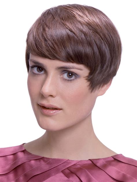 Short Retro 50s Haircut With Fanned Out Sideburns