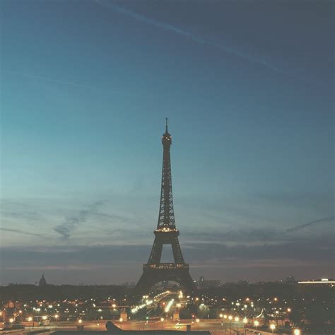 Eiffel Tower Paris Night Wallpaper 1024x1024