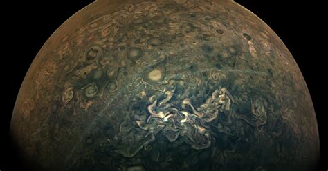 Glorious Nasa Photo Shows Thin Bands Running Across Jupiter