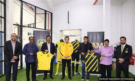 Select from a wide range of models, decals, meshes, plugins, or audio that help bring your imagination into reality. Nike lancarkan jersi baru Harimau Malaya