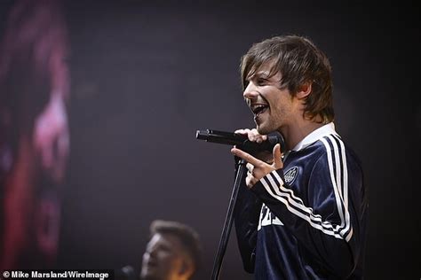 Louis Tomlinson Returns To The Stage In First Major Gig Since Tragic